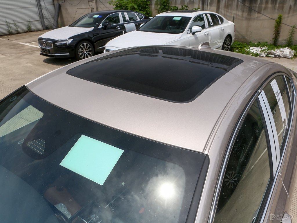 星耀沙沃爾沃S60車身外觀圖片
