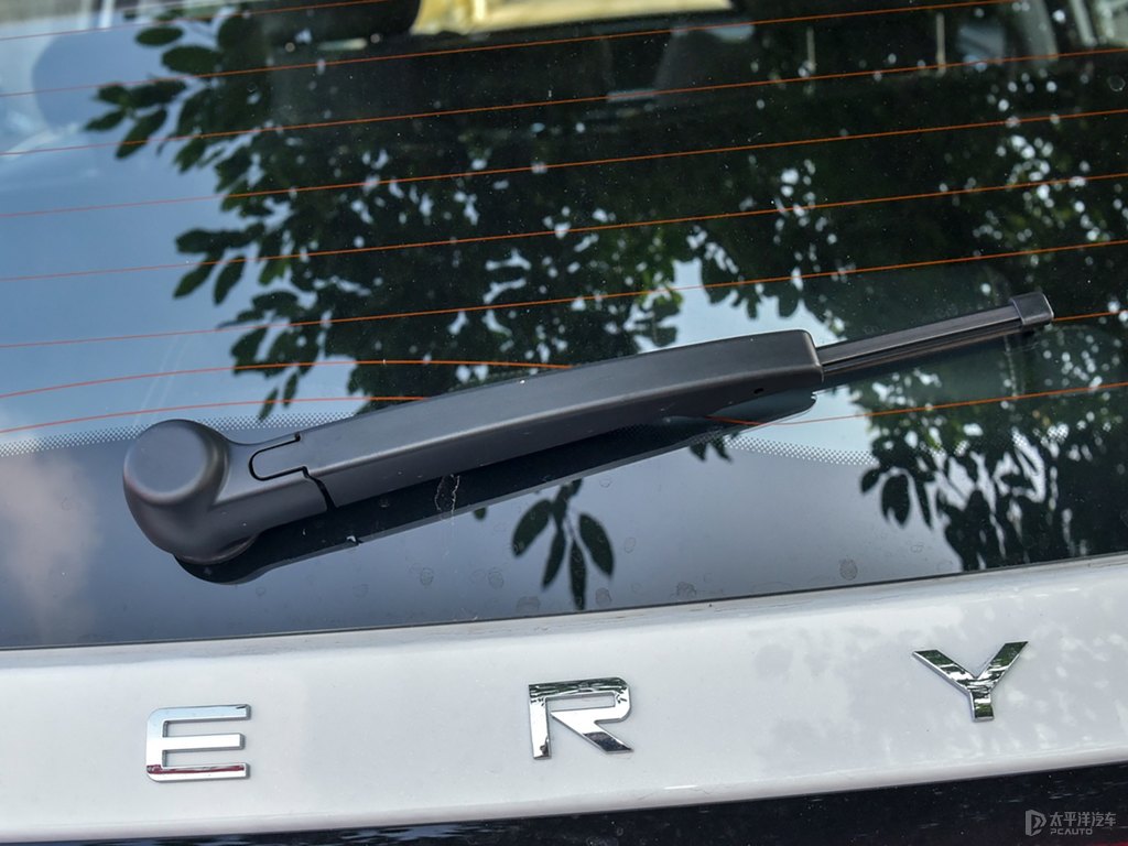 珍珠白瑞虎8車尾外觀圖片