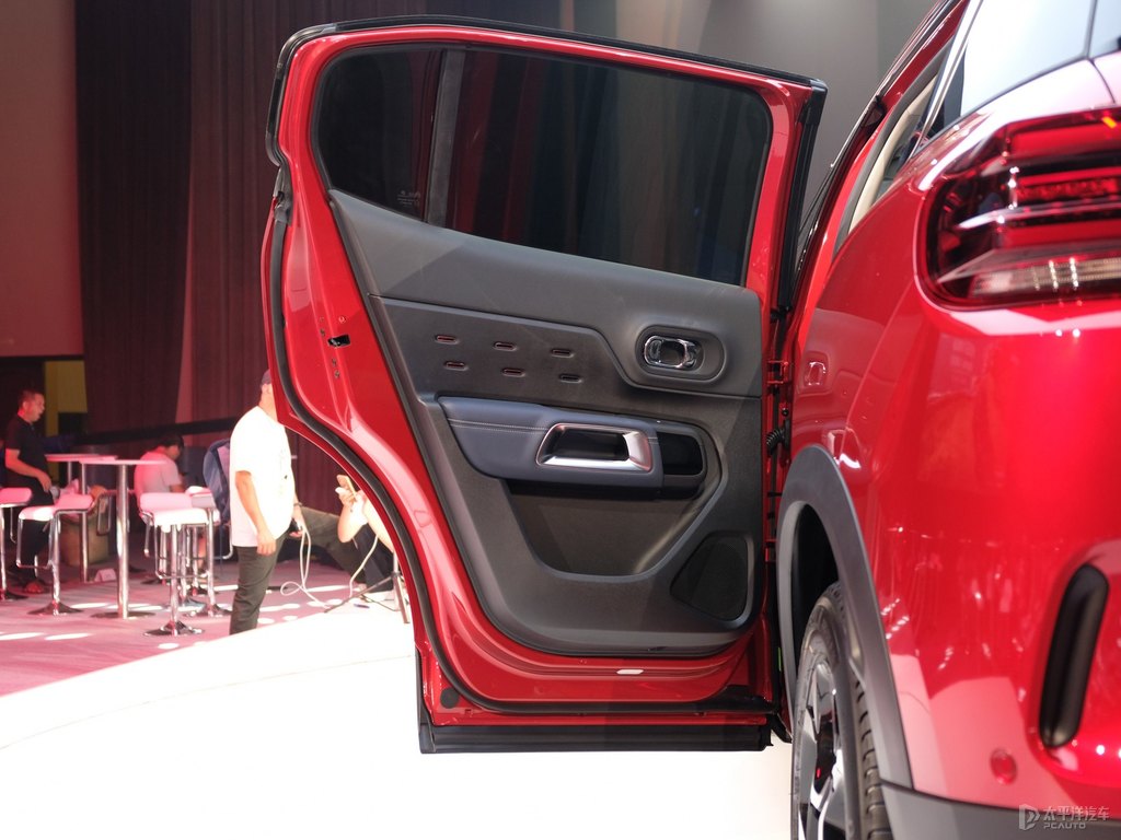 Їt C5 AIRCROSS܇(ni)DƬ