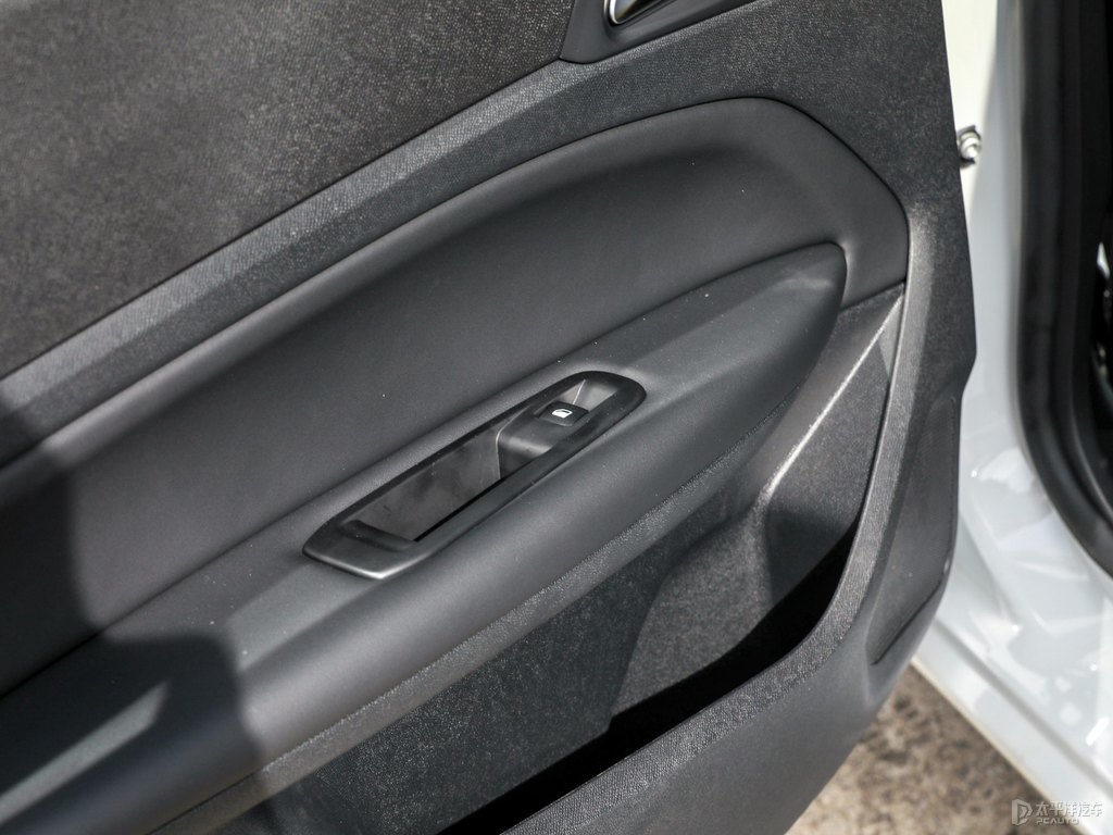 珠光白標(biāo)致408車廂內(nèi)飾圖片