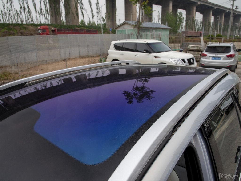 素雅灰AION V車身外觀圖片