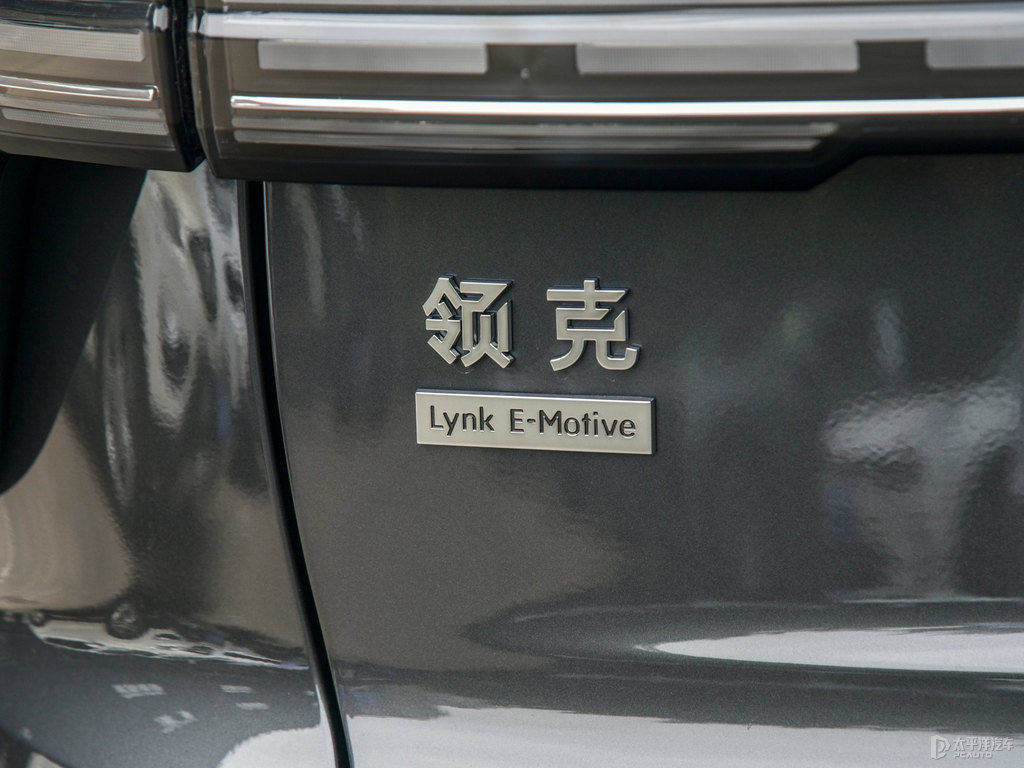 暮云灰領(lǐng)克01車尾外觀圖片