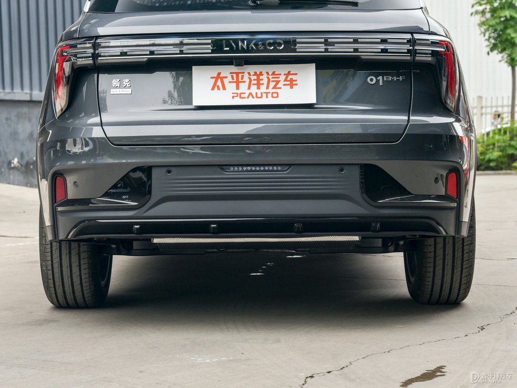 暮云灰領(lǐng)克01車尾外觀圖片