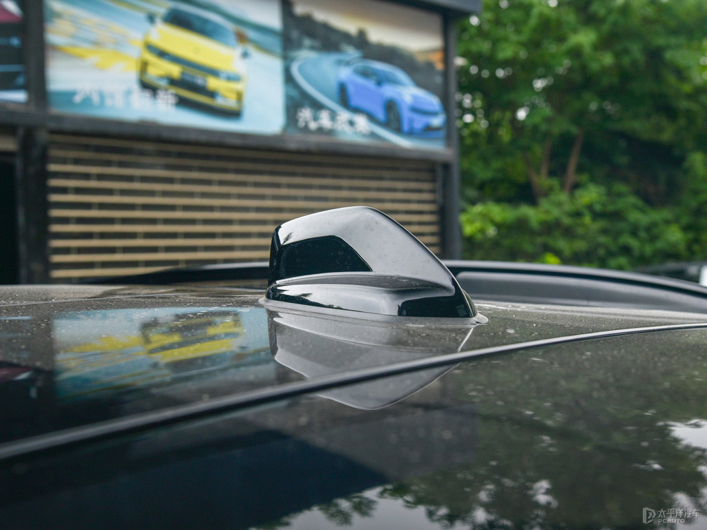 暮云灰領(lǐng)克01車身外觀圖片