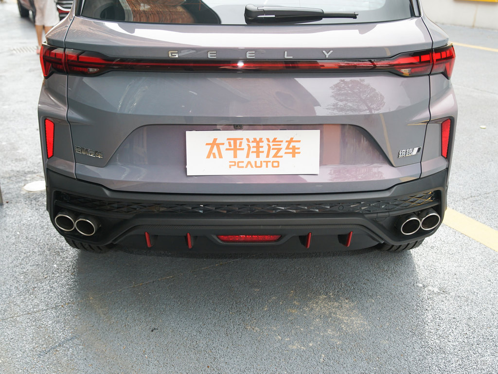黑色+變色龍繽越車尾外觀圖片