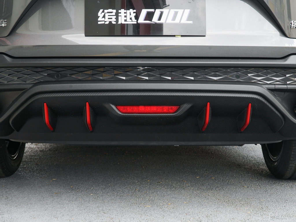 黑色+堅(jiān)韌灰繽越車尾外觀圖片