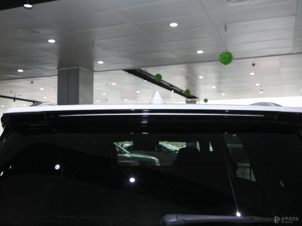 刃影白傳祺GS8車尾外觀圖片