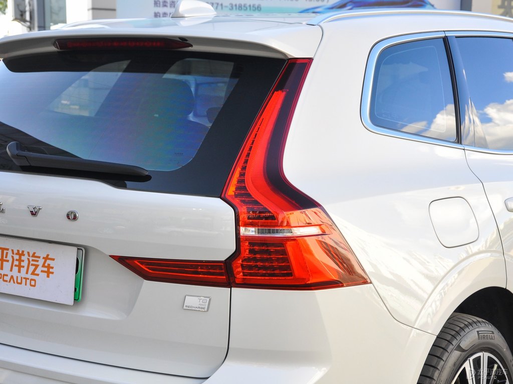水晶白沃爾沃XC60新能源車尾外觀圖片