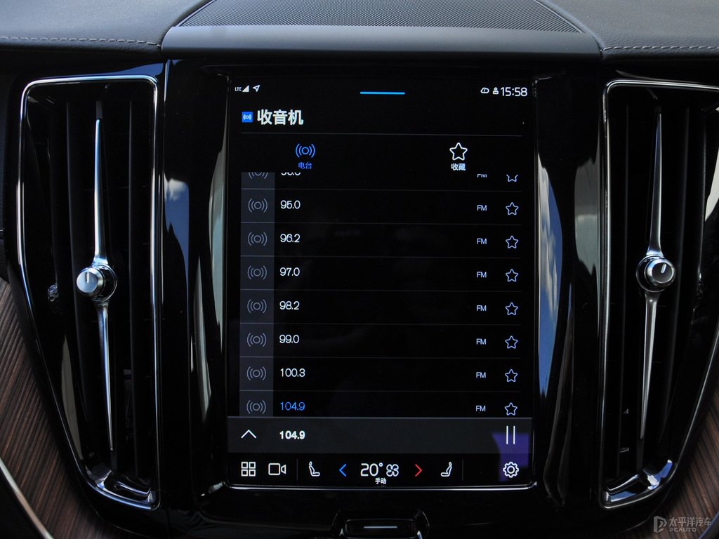 水晶白沃爾沃XC60新能源中控內(nèi)飾圖片
