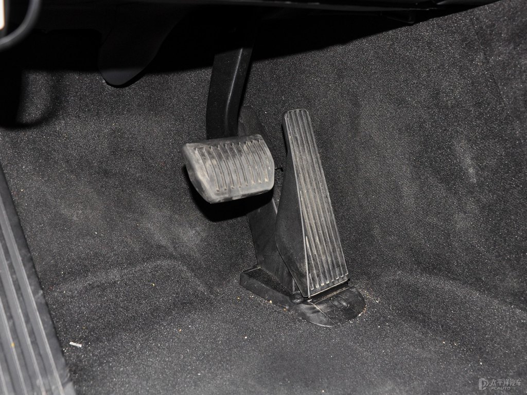 水晶白沃爾沃XC60新能源中控內(nèi)飾圖片