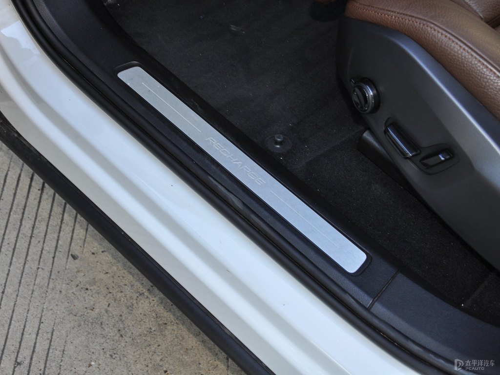水晶白沃爾沃XC60新能源車廂內(nèi)飾圖片
