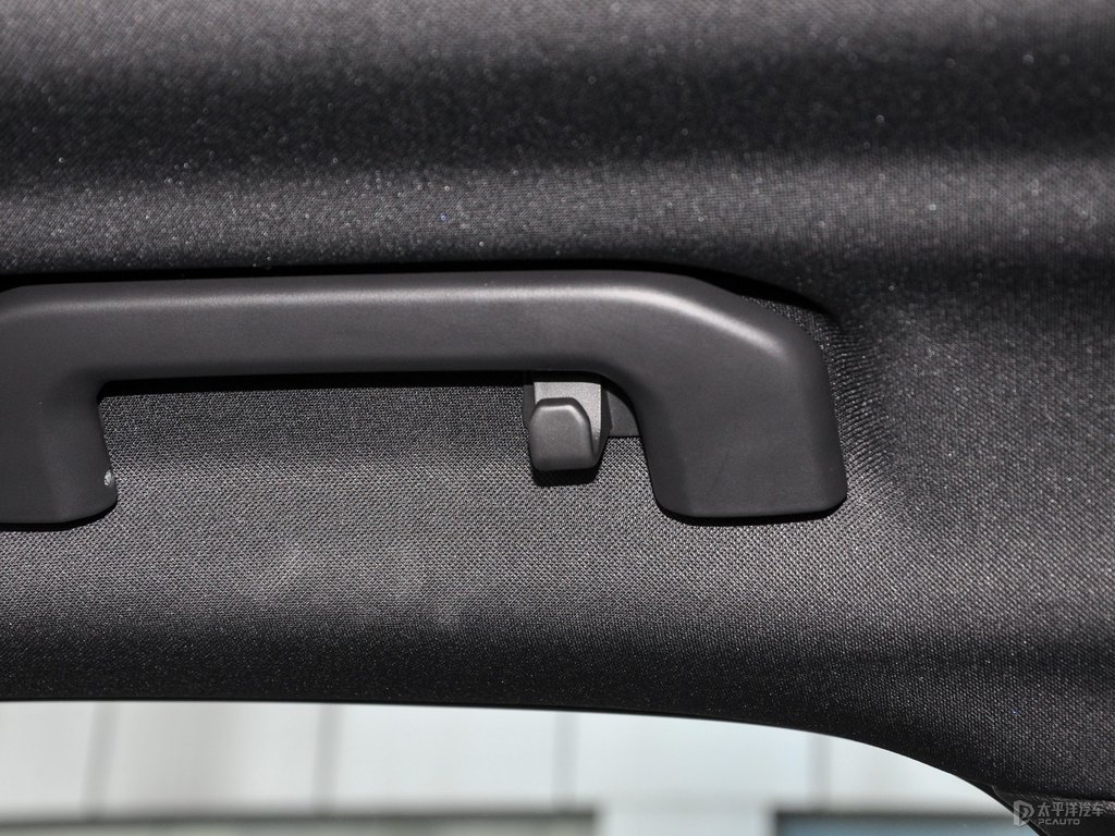 水晶白沃爾沃XC60新能源車廂內(nèi)飾圖片