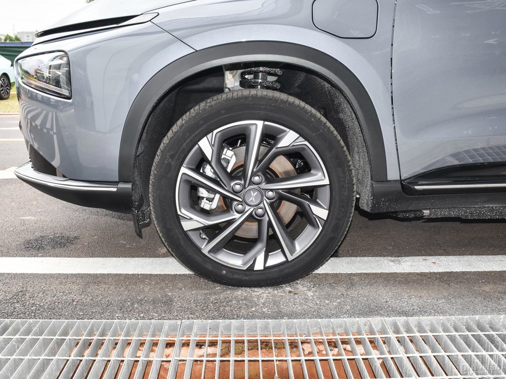 星湖灰小鵬G3車身外觀圖片