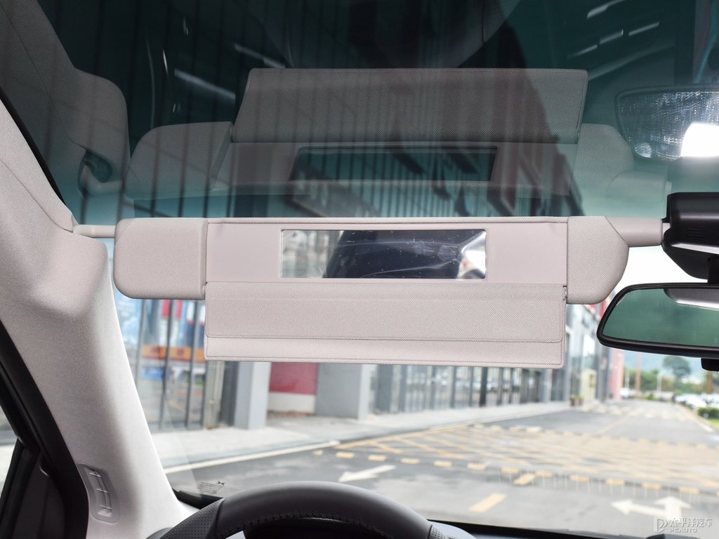 星湖灰小鵬G3車廂內(nèi)飾圖片