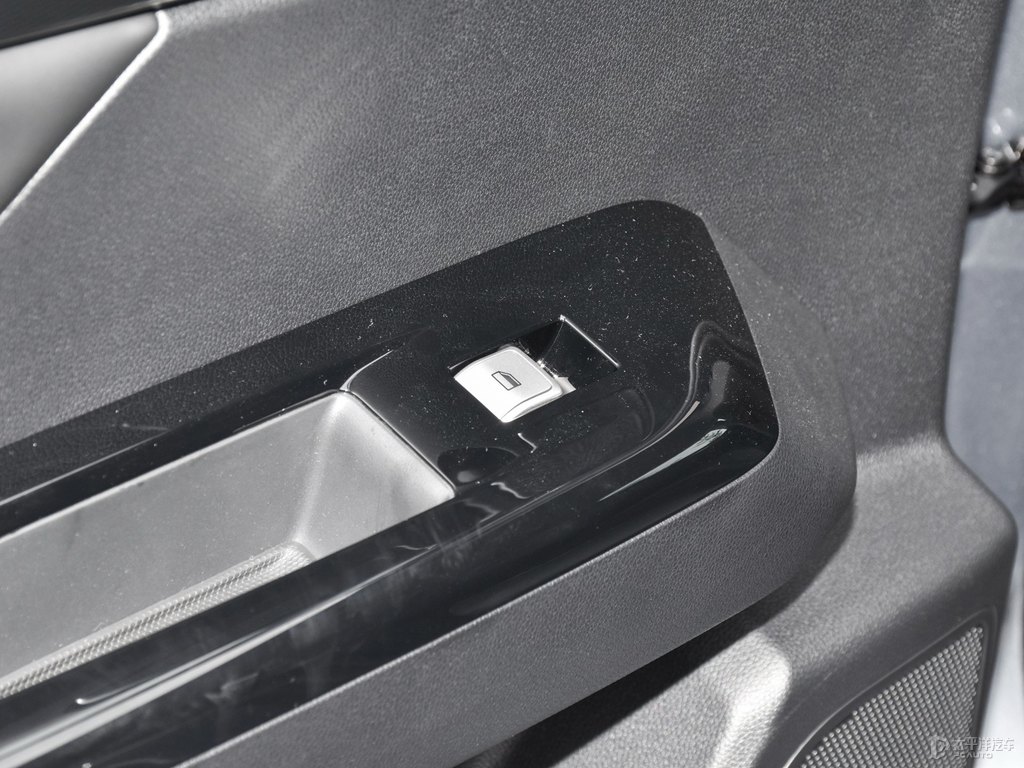 星湖灰小鵬G3車廂內(nèi)飾圖片