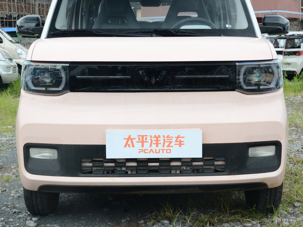 白色+白桃粉宏光MINIEV車頭外觀圖片