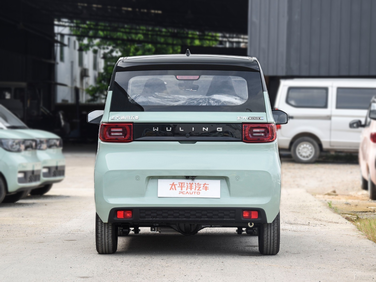 黑色+牛油果綠宏光MINIEV整車外觀外觀圖片