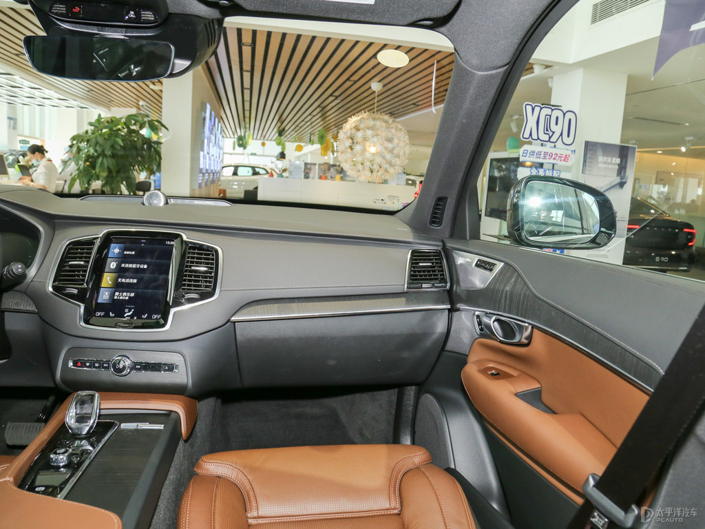 瑪瑙黑沃爾沃XC90新能源中控內(nèi)飾圖片