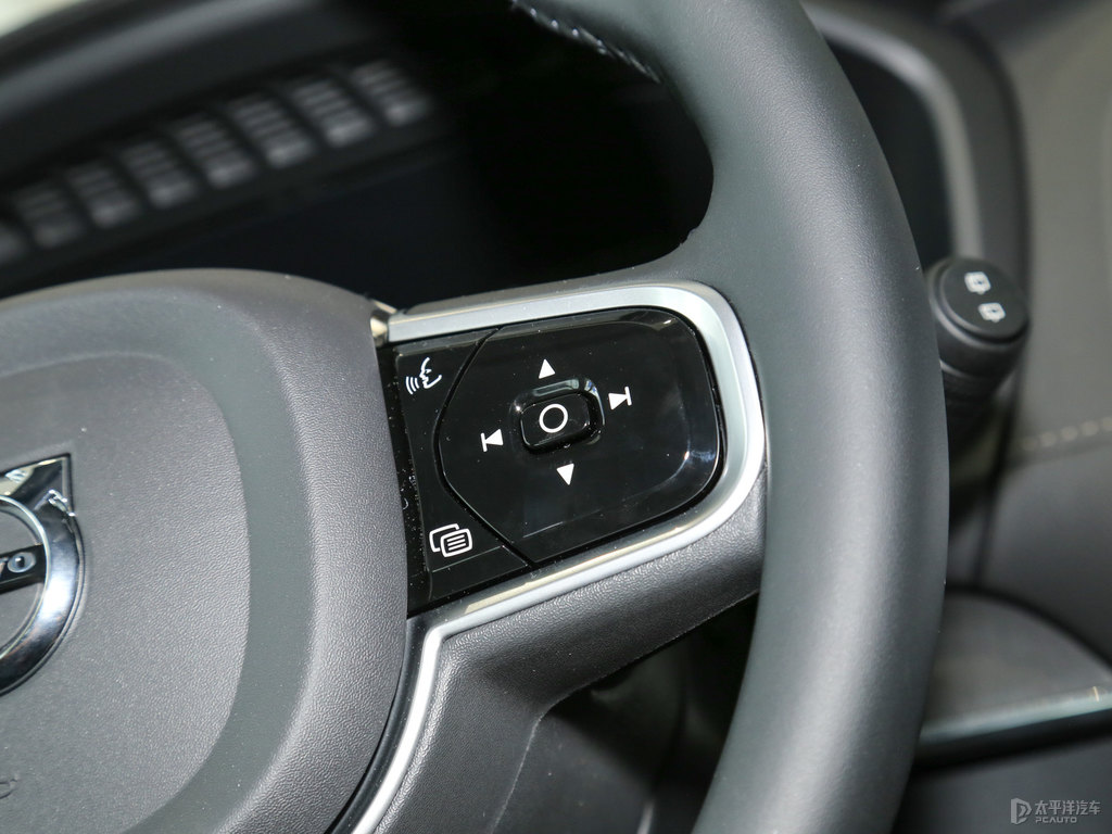 瑪瑙黑沃爾沃XC90新能源中控內(nèi)飾圖片