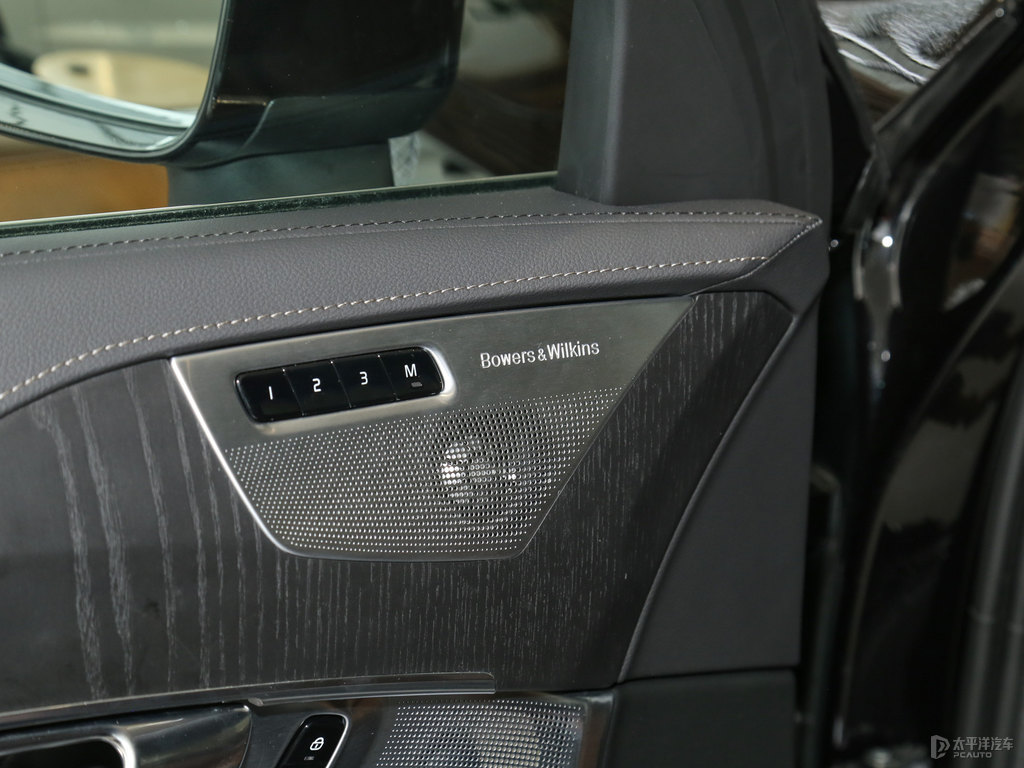 瑪瑙黑沃爾沃XC90新能源車廂內(nèi)飾圖片
