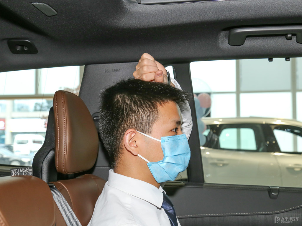 瑪瑙黑沃爾沃XC90新能源駕乘空間空間圖片