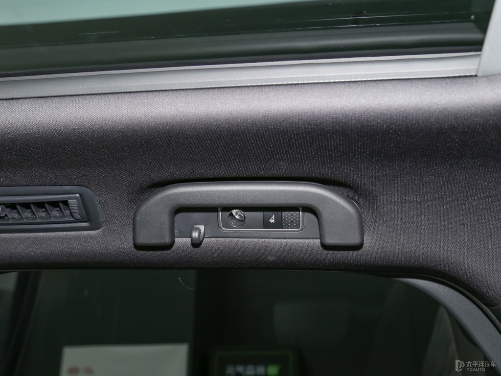 山脈灰唐新能源車(chē)廂內(nèi)飾圖片