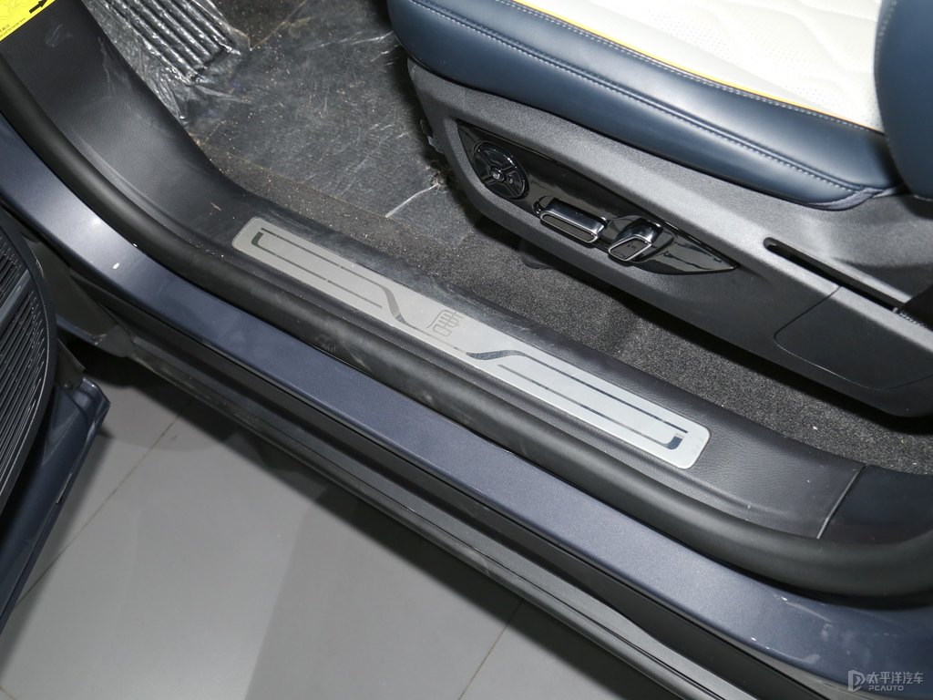 山脈灰唐新能源車廂內(nèi)飾圖片