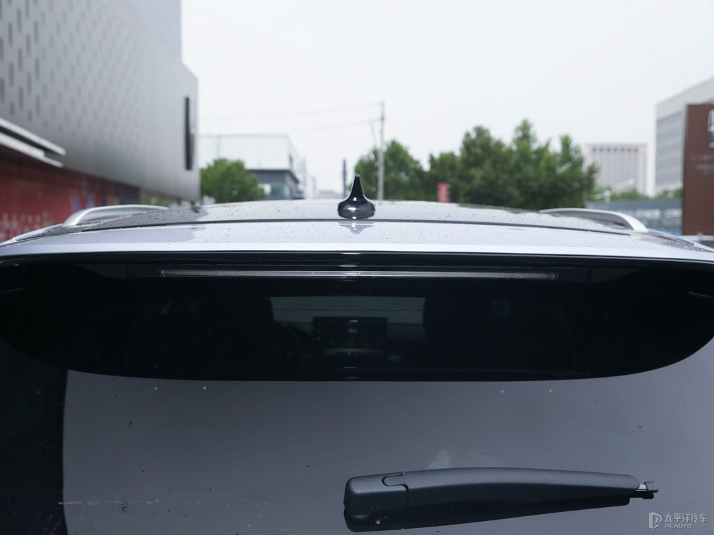 冰川藍(lán)冒險(xiǎn)家車尾外觀圖片