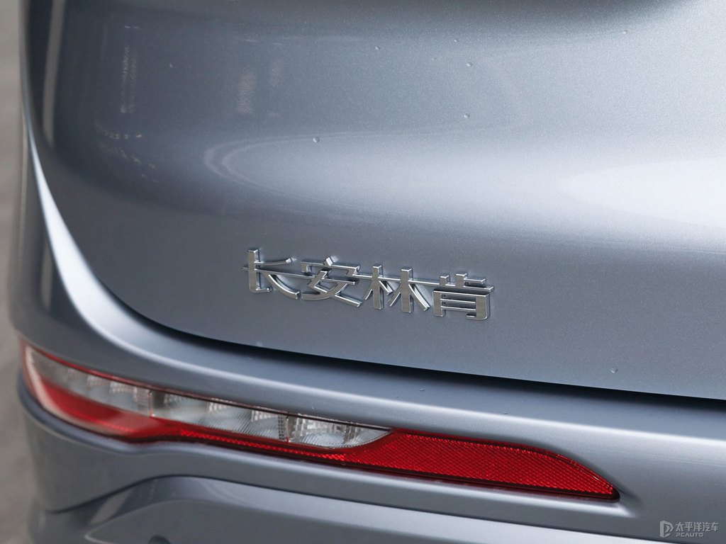冰川藍(lán)冒險(xiǎn)家車(chē)尾外觀圖片