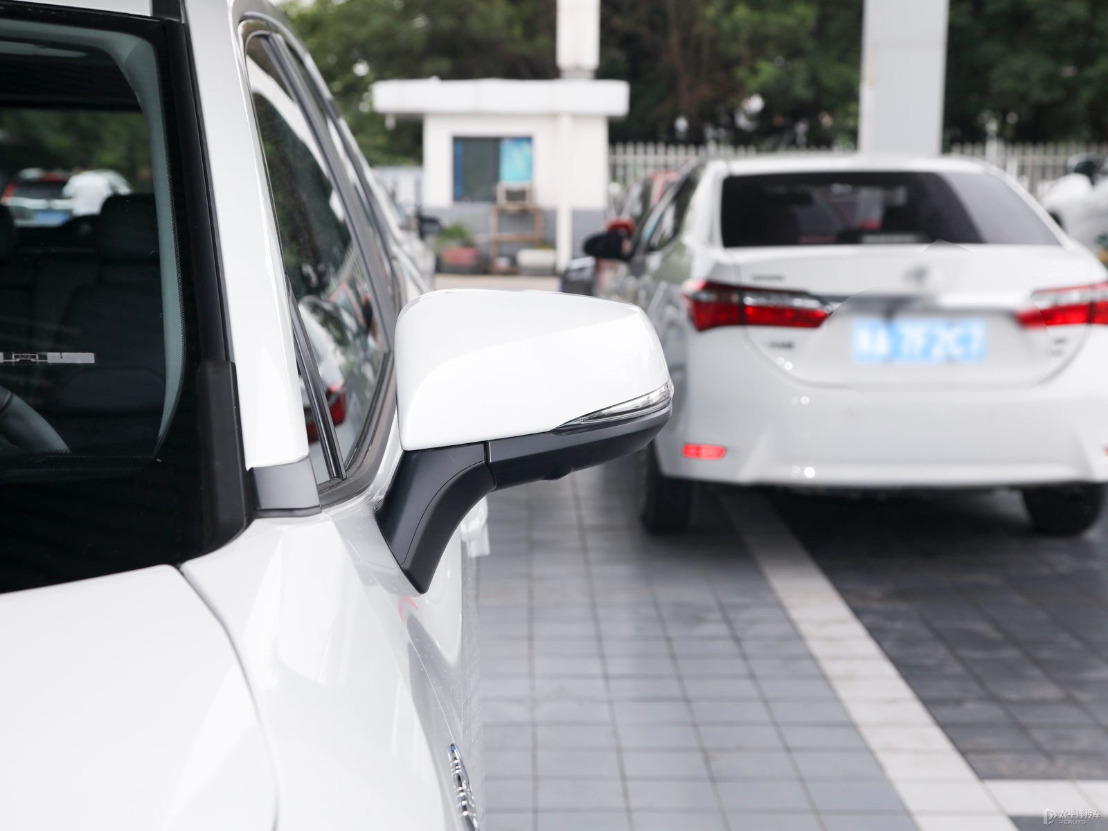 RAV4榮放雙擎E+外觀高清大圖