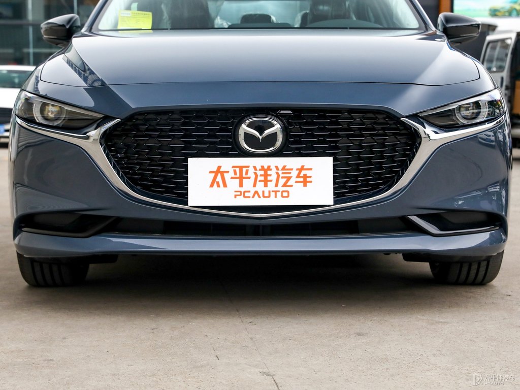 極境灰馬自達(dá)3 昂克賽拉車頭外觀圖片