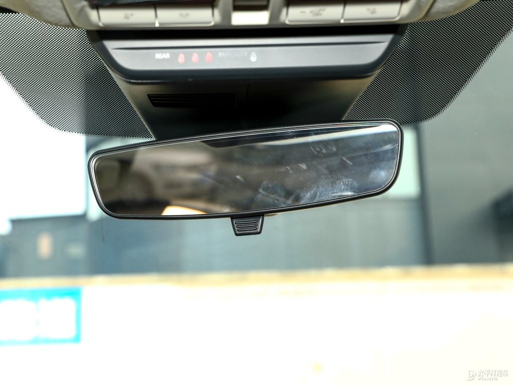 極境灰馬自達(dá)3 昂克賽拉車廂內(nèi)飾圖片