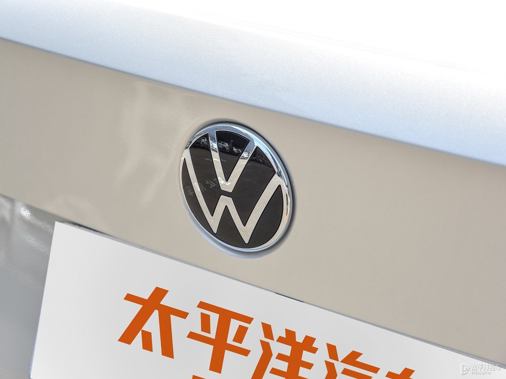文化銀朗逸車尾外觀圖片