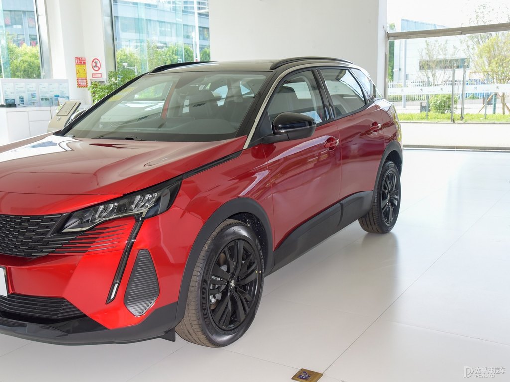 黑色+熾熱紅標(biāo)致4008車身外觀圖片