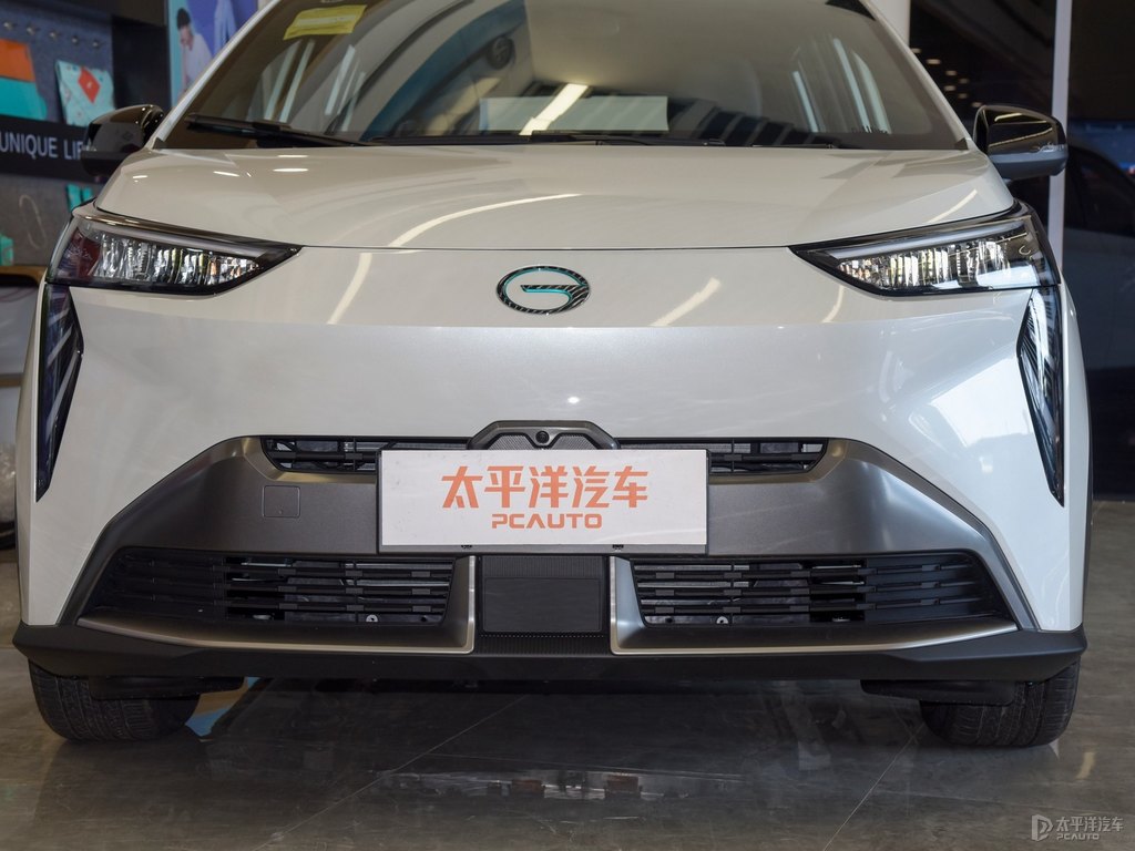 極地白AION Y車頭外觀圖片