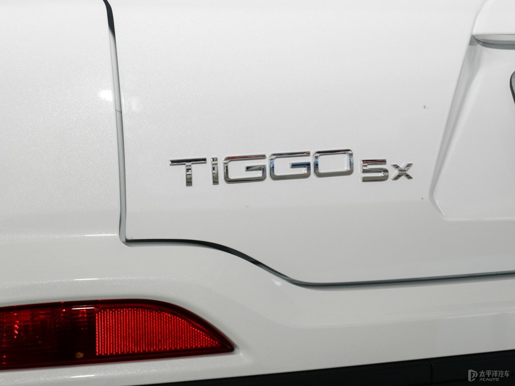 皓月白瑞虎5x車尾外觀圖片
