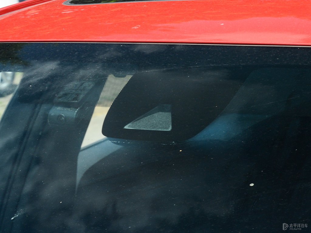珊瑚紅雷凌車(chē)身外觀(guān)圖片