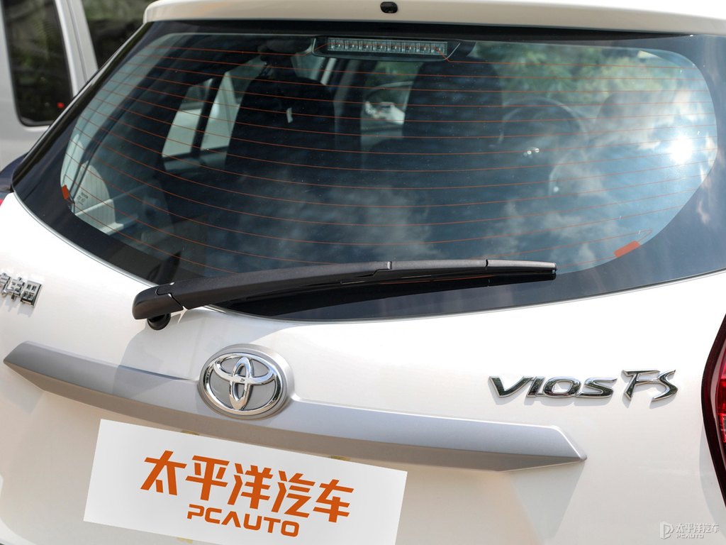 超級白色威馳FS車尾外觀圖片
