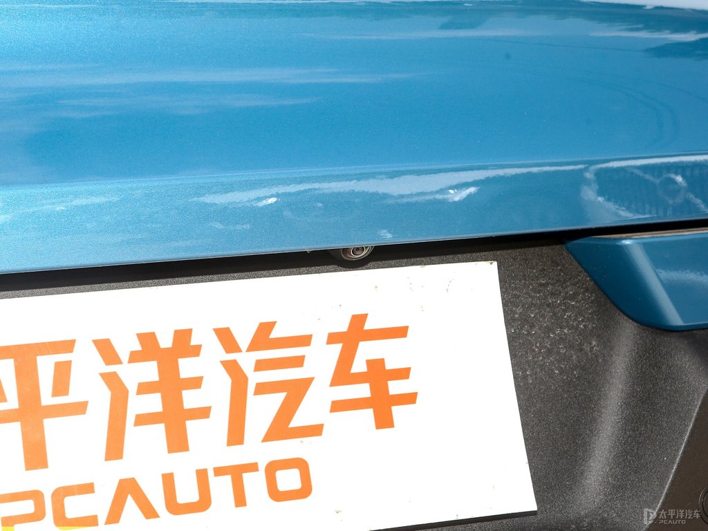 峽灣藍(lán)沃爾沃XC40車尾外觀圖片