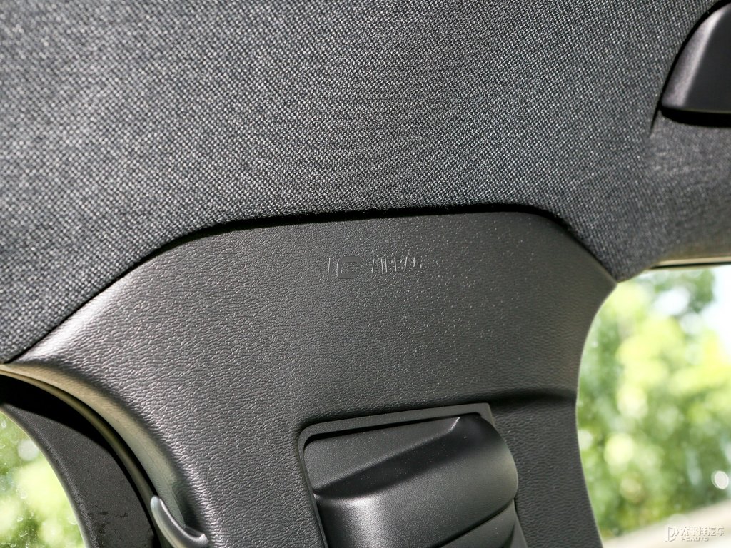峽灣藍(lán)沃爾沃XC40車廂內(nèi)飾圖片