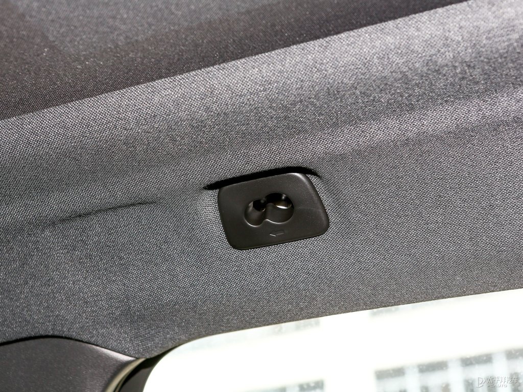 峽灣藍沃爾沃XC40車廂內(nèi)飾圖片