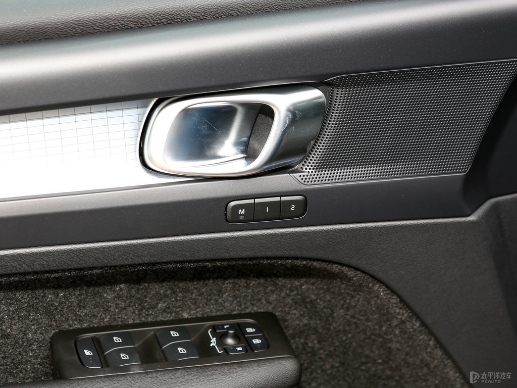 峽灣藍(lán)沃爾沃XC40車廂內(nèi)飾圖片