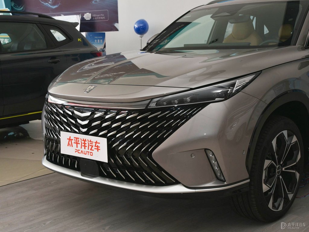 云錦灰榮威RX5車頭外觀圖片