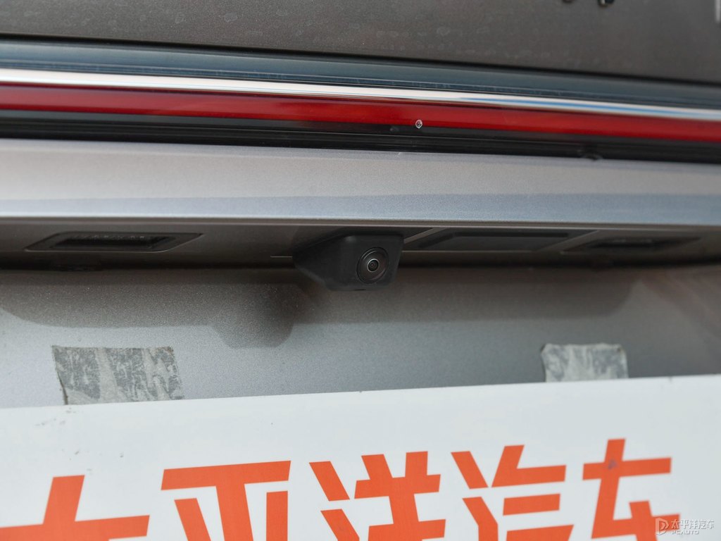 云錦灰榮威RX5車尾外觀圖片
