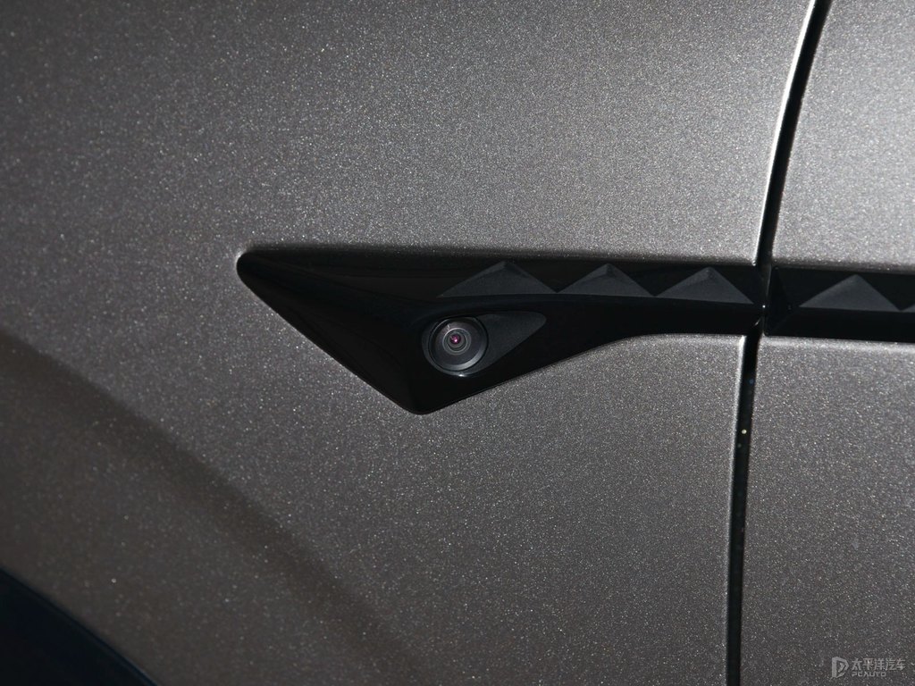 云錦灰榮威RX5車身外觀圖片