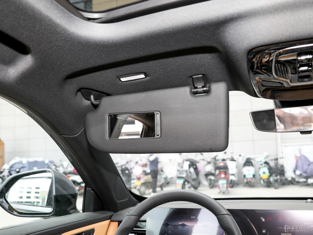 云錦灰榮威RX5車(chē)廂內(nèi)飾圖片
