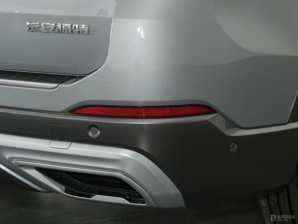 白令海灰探險(xiǎn)者車(chē)尾外觀圖片