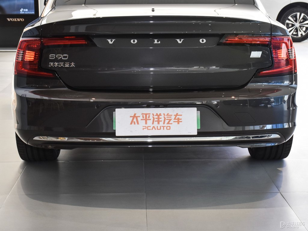 瑪瑙黑沃爾沃S90新能源車尾外觀圖片