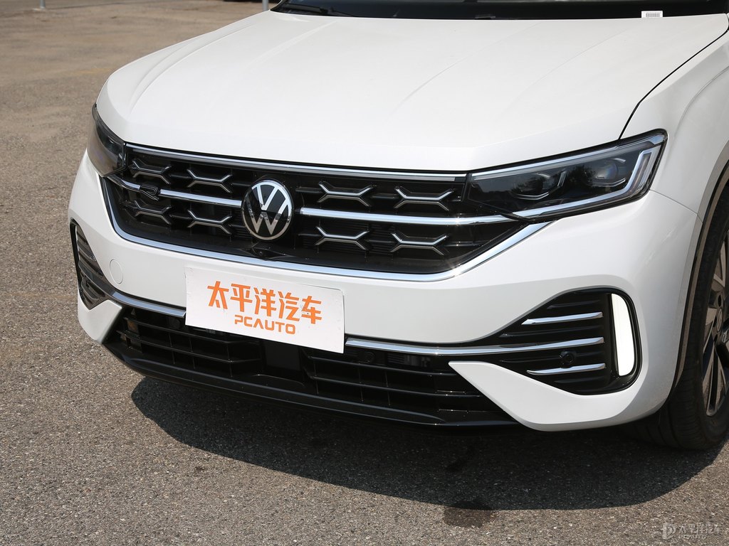 極地白探岳車頭外觀圖片