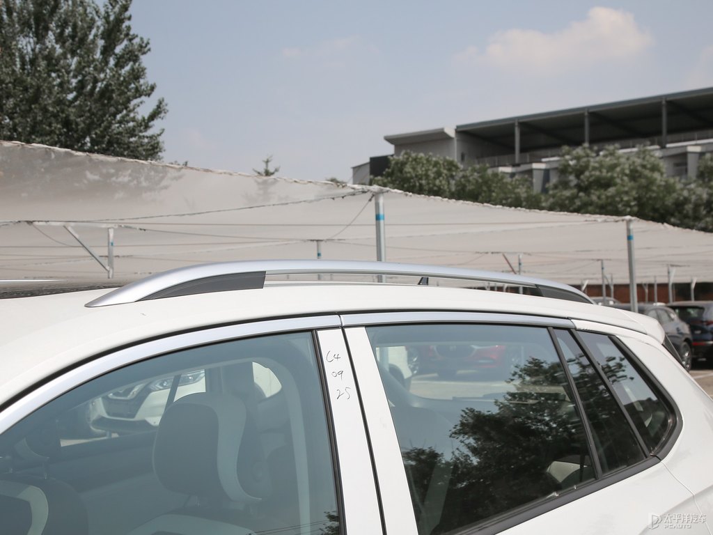 極地白探岳車身外觀圖片